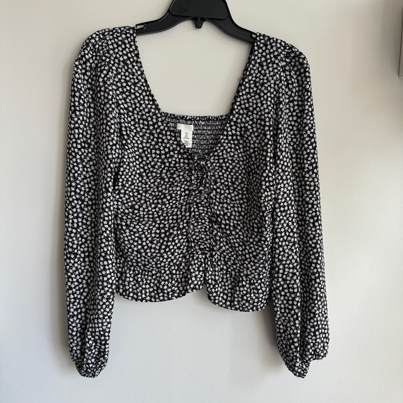 H&M Floral Cinched Top Perfect for Summer - Picture 1 of 4